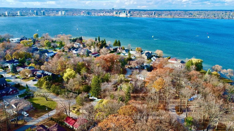 56 Brennan Ave, Barrie, L4N 4B1 | Image 2