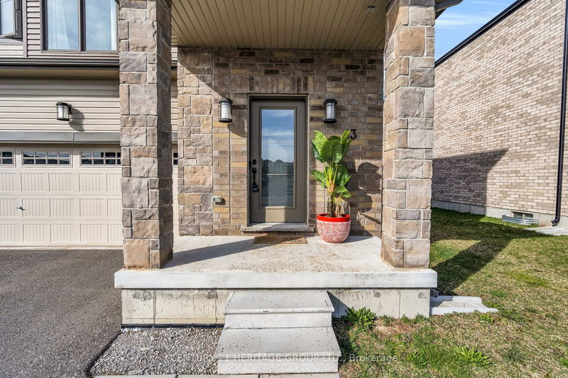 13 Mabern St, Barrie, L9J 0J1 | Image 3