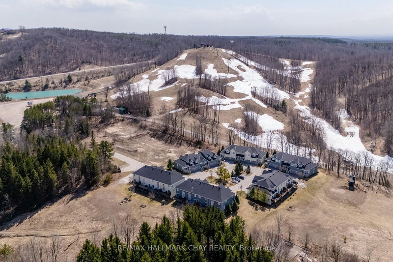 57 High Vista Dr, Oro-Medonte, L4M 4Y8 | Image 2