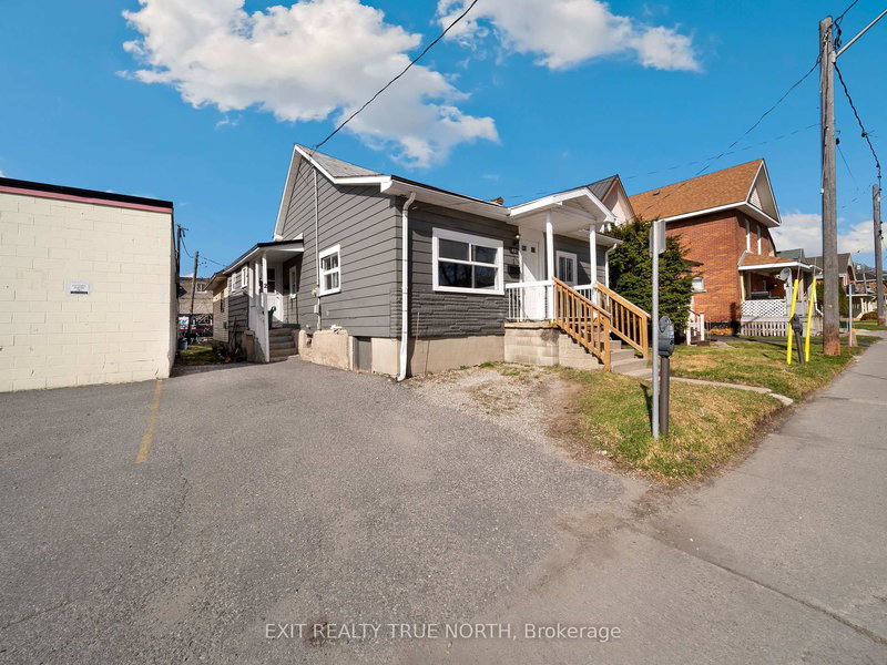 33 Albert St S, Orillia, L3V 5K6 | Image 2