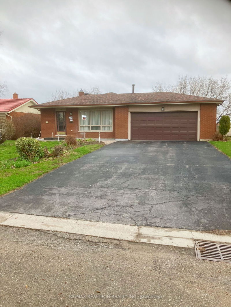 home for lease on 23 Grand Place E