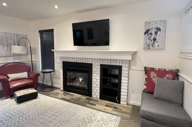 11 - 571 Oxbow Cres, Collingwood, L9Y 5B4 | Image 3