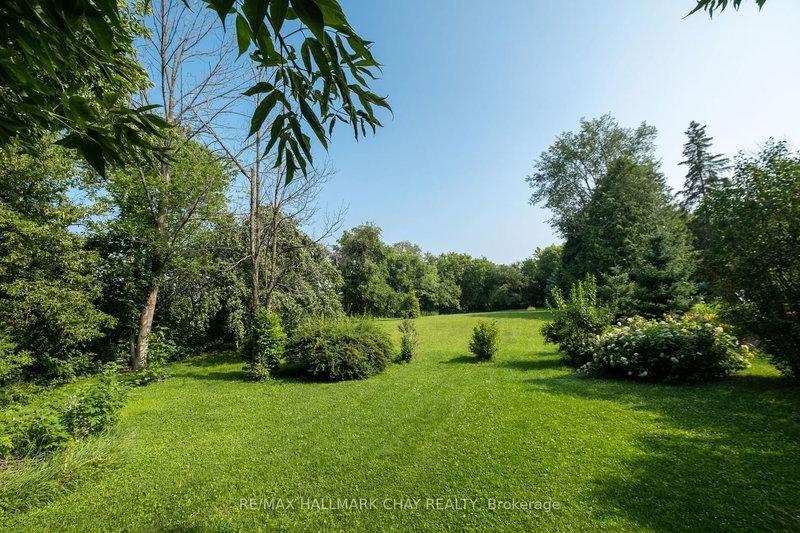 929 Yonge St, Barrie, L9J 0E9 | Image 2