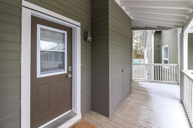 926 Cedar Pointe Crt, Collingwood, L9Y 5C7 | Image 3