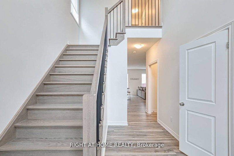 23 Kerr St, Collingwood, L9Y 4B6 | Image 3