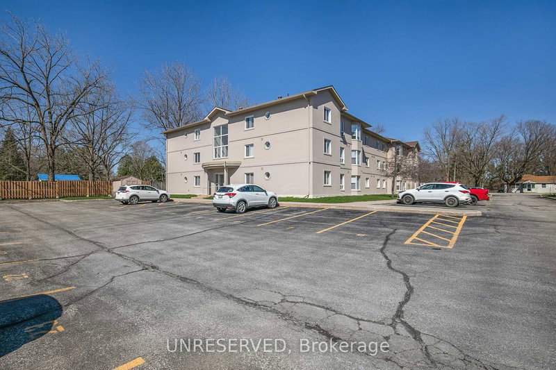 303 - 107 Bond St, Orillia, L3V 1J7 | Image 2