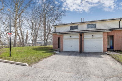 Townhouse sold at 1-2 Bernick Drive, Barrie, Ontario, L4M 5K4 - Grove East - MLS: S8272534