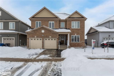 Detached House sold at 215 Breton Street, Clearview, Ontario, L0M 1S0 - Stayner - MLS: S8274964