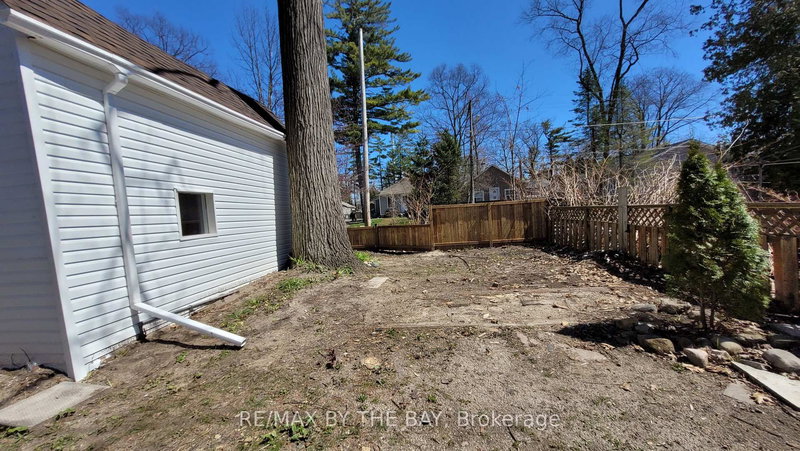 50 Glenwood Dr, Wasaga Beach, L9Z 2K5 | Image 2