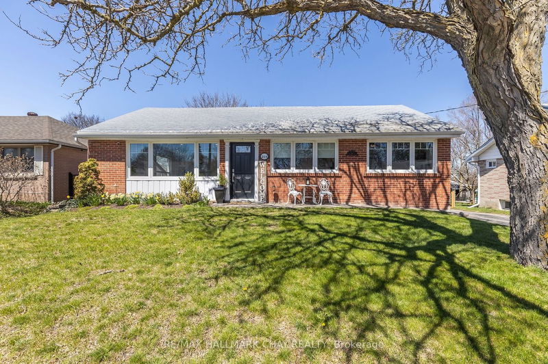home for sale on 254 Wellington Street E