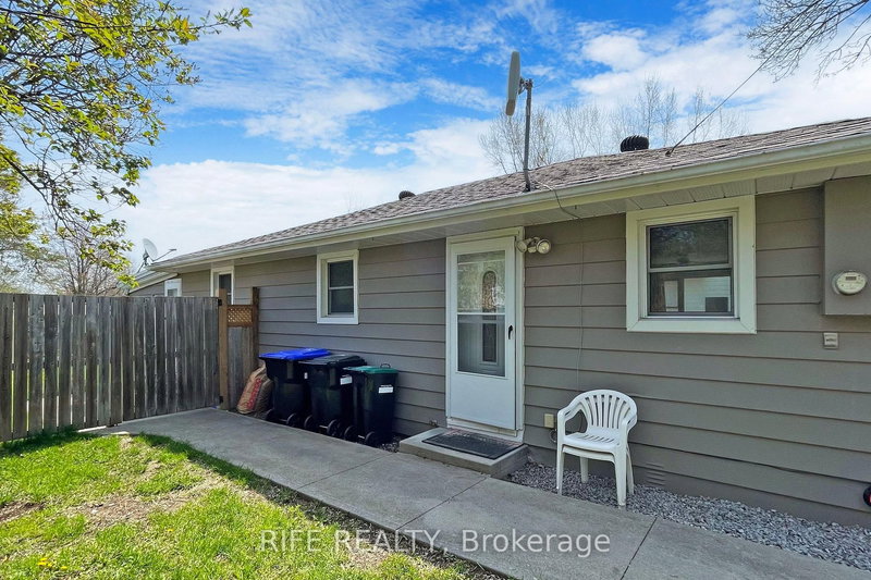 3965 Hilltop Rd, Ramara, L3V 6H7 | Image 2