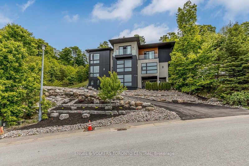 16 Valleycrest Dr  Oro-Medonte, L0L 2L0 | Image 2