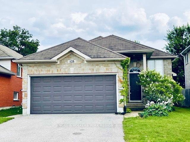 home for lease on Lower-125 Sovereign's Gate