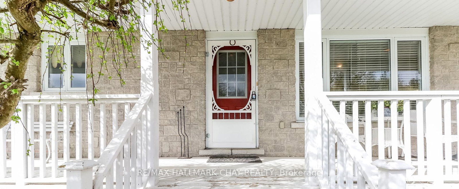 Listing Image 4