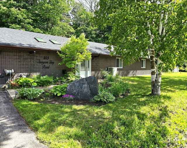 449 STURGEON BAY Road