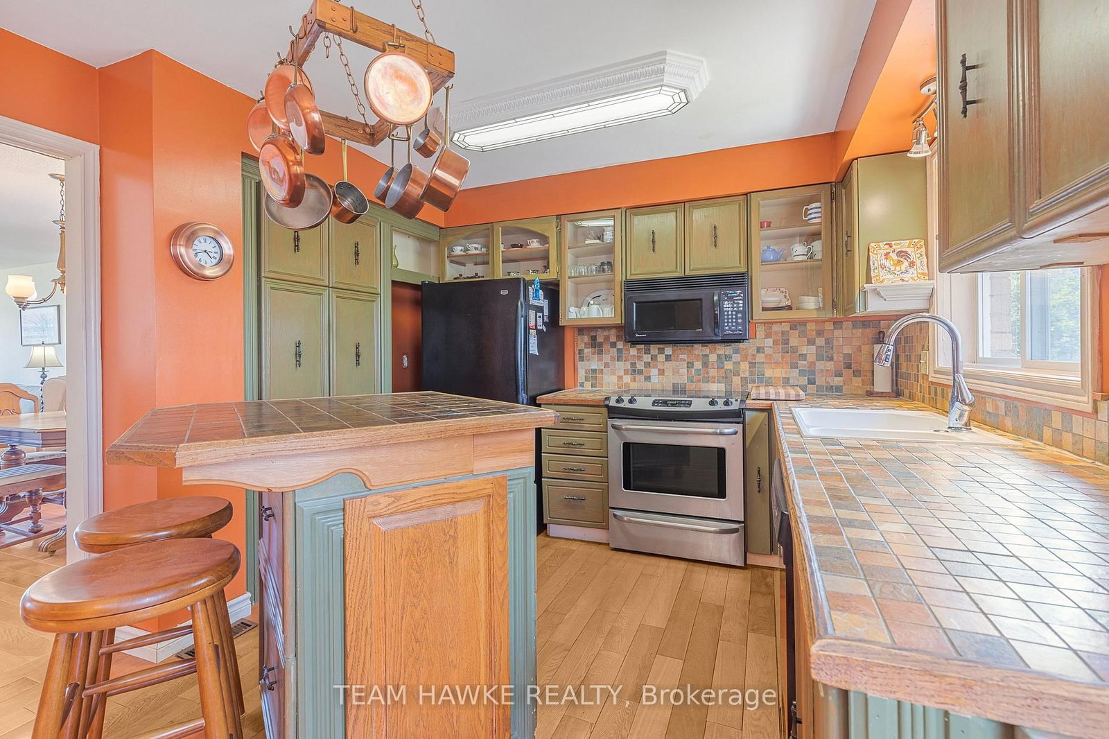 Listing Image 8