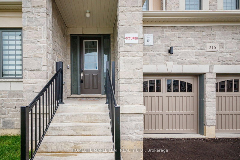 216 Warden St, Clearview, L0M 1S0 | Image 2