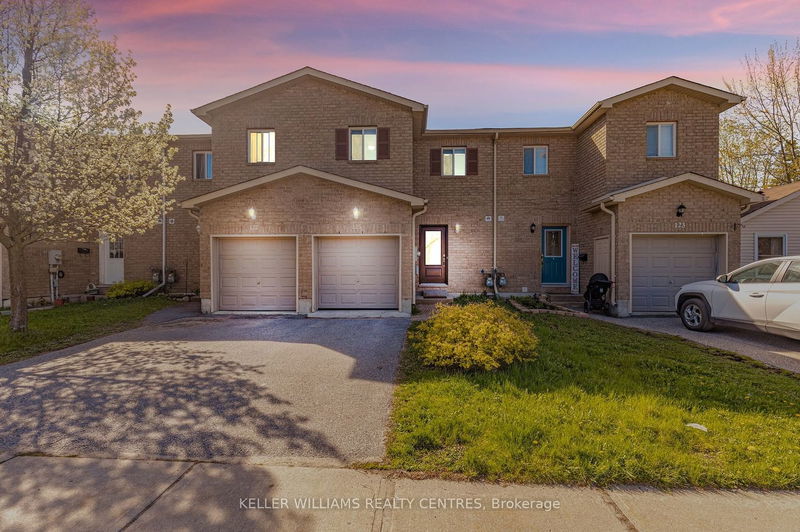 home for sale on 125 James Street E