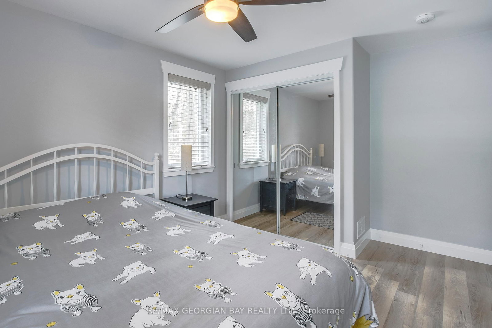 Listing Image 7