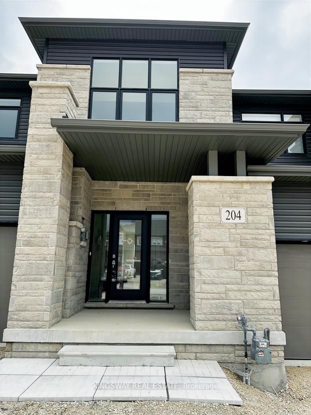 204 Rosanne Circ, Wasaga Beach, L9Z 1J7 | Image 2