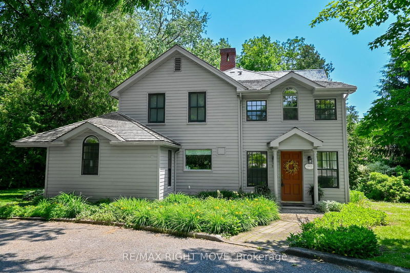 home for sale on 136 Matchedash Street N