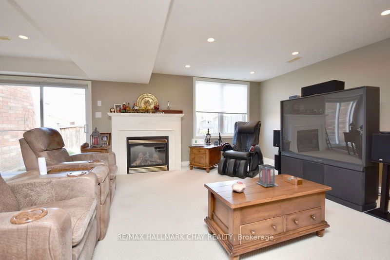 167 Crompton Dr  Barrie, L4M 6P1 | Image 24