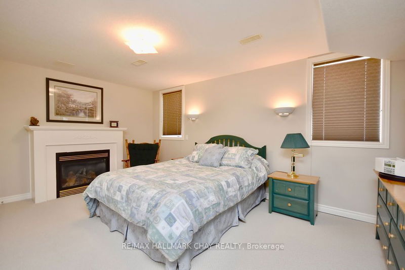 167 Crompton Dr  Barrie, L4M 6P1 | Image 27