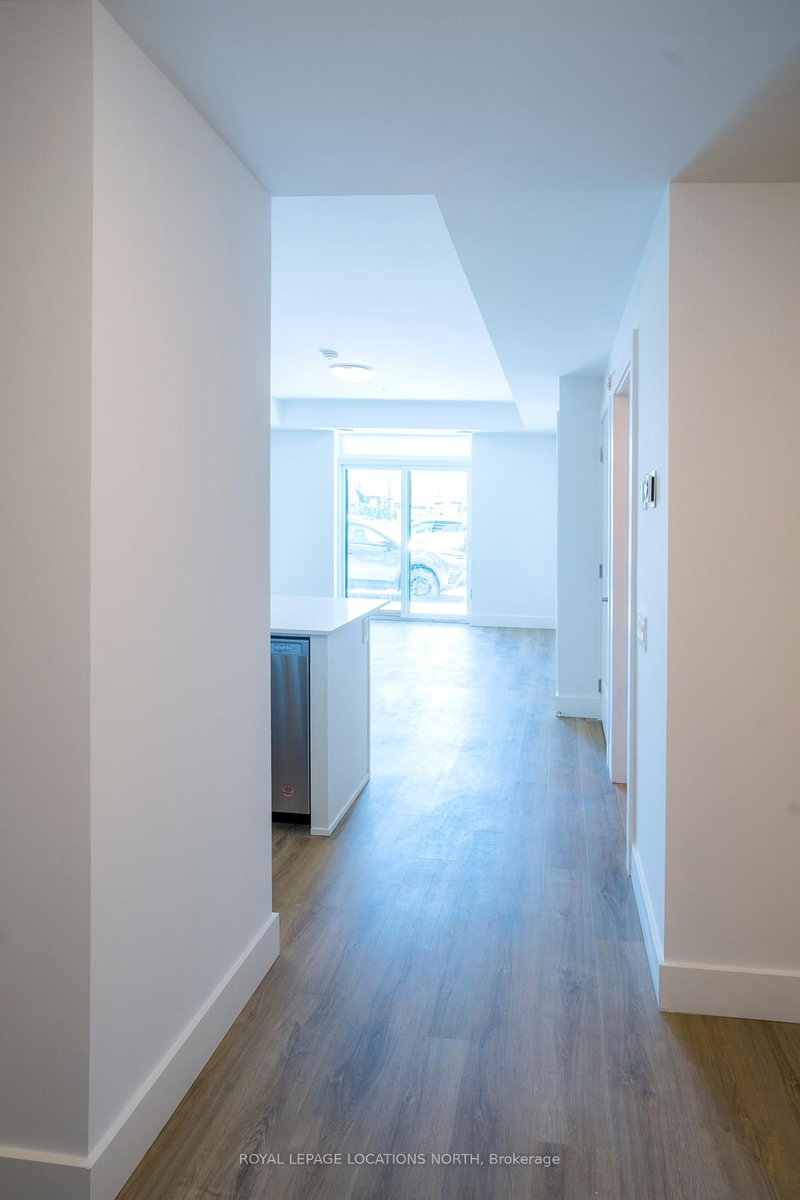 124 - 4 Kimberly Lane, Collingwood, L9Y 5T6 | Image 3