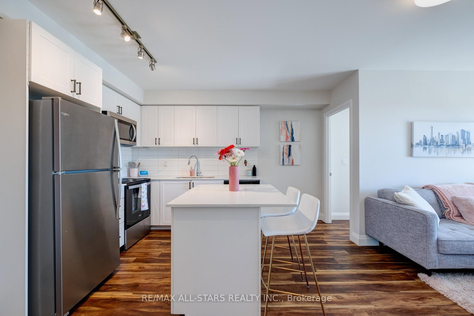 Listing Image 7
