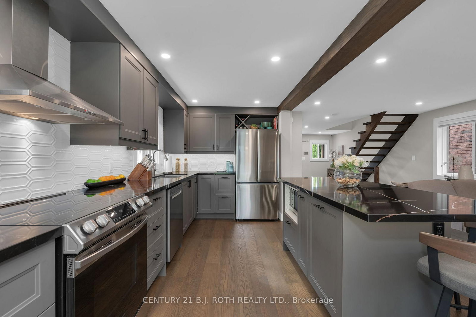 Listing Image 9