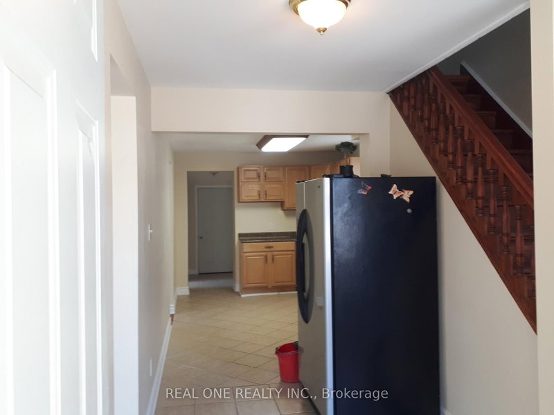 96 JOHN St N, Barrie, L4N 2K5 | Image 2