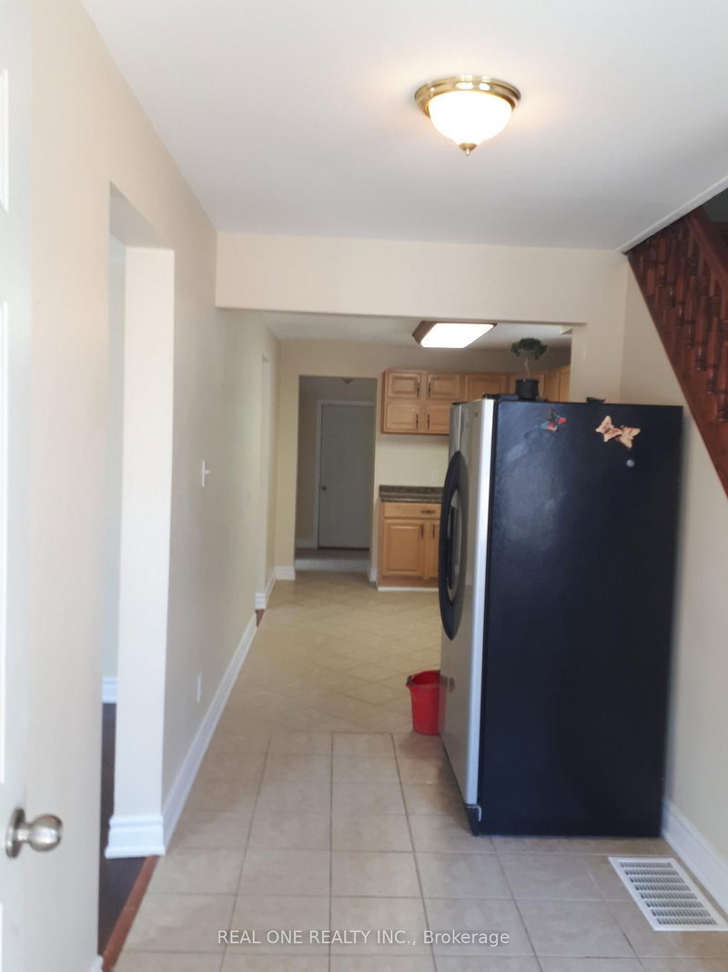 96 JOHN St N, Barrie, L4N 2K5 | Image 3