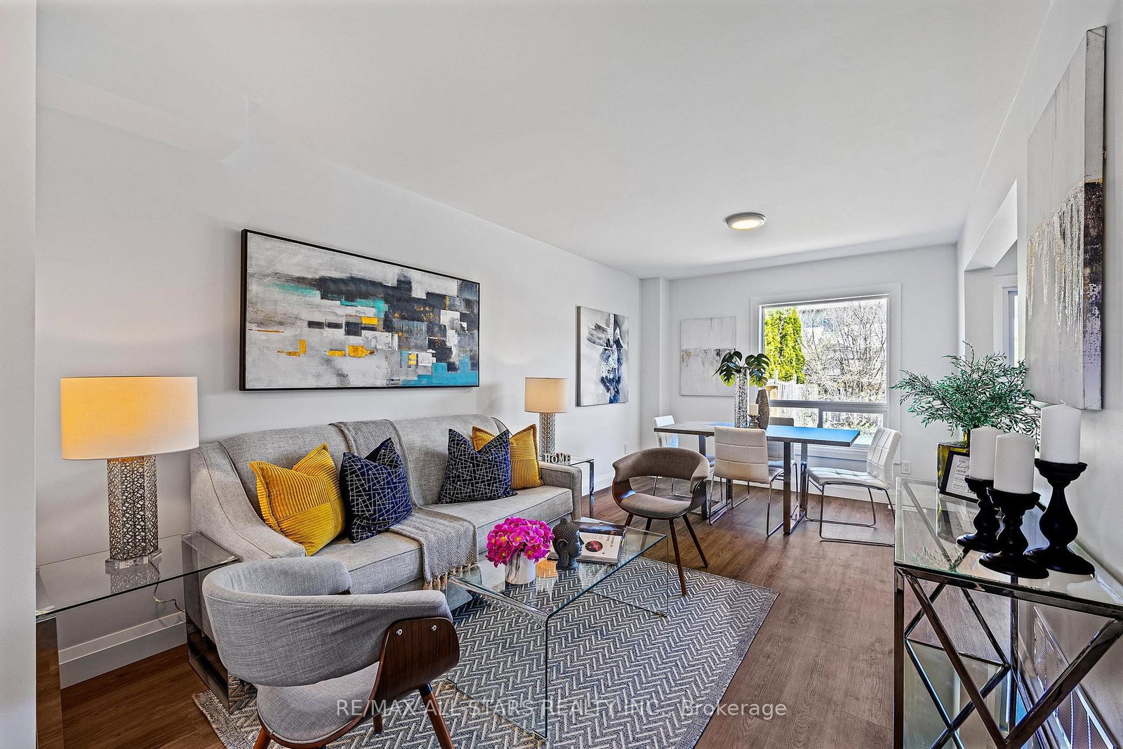 Listing Image 7