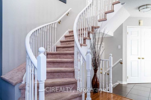 7 Crompton Drive