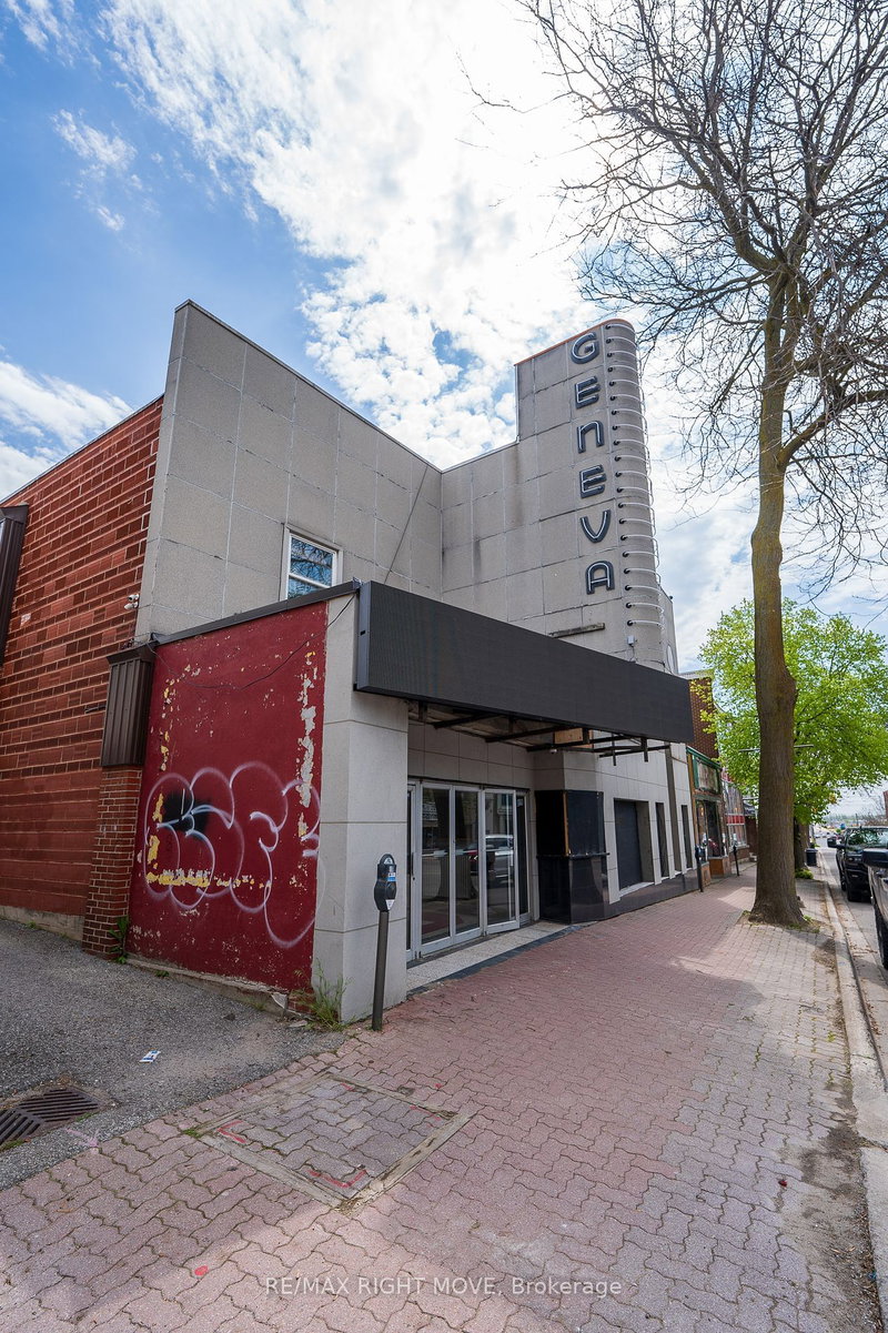 16 West St S, Orillia, L3V 5B8 | Image 2