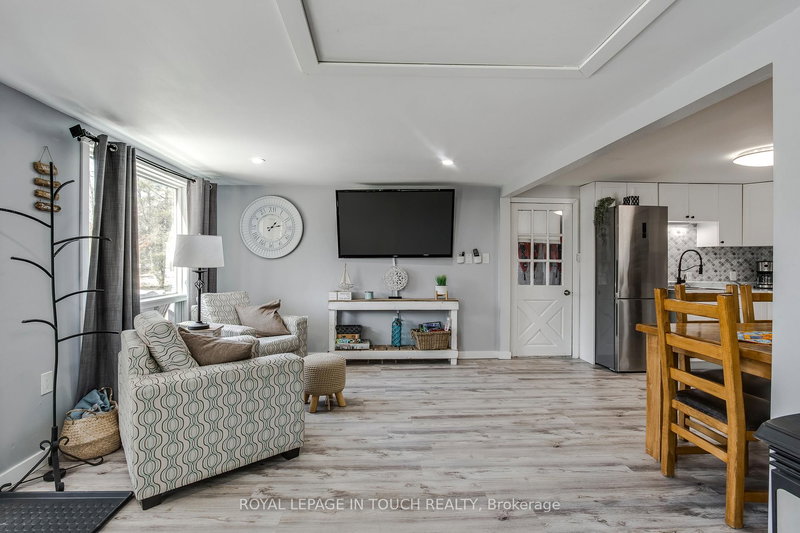 53 Playfair Dr, Tay, L0K 2C0 | Image 3