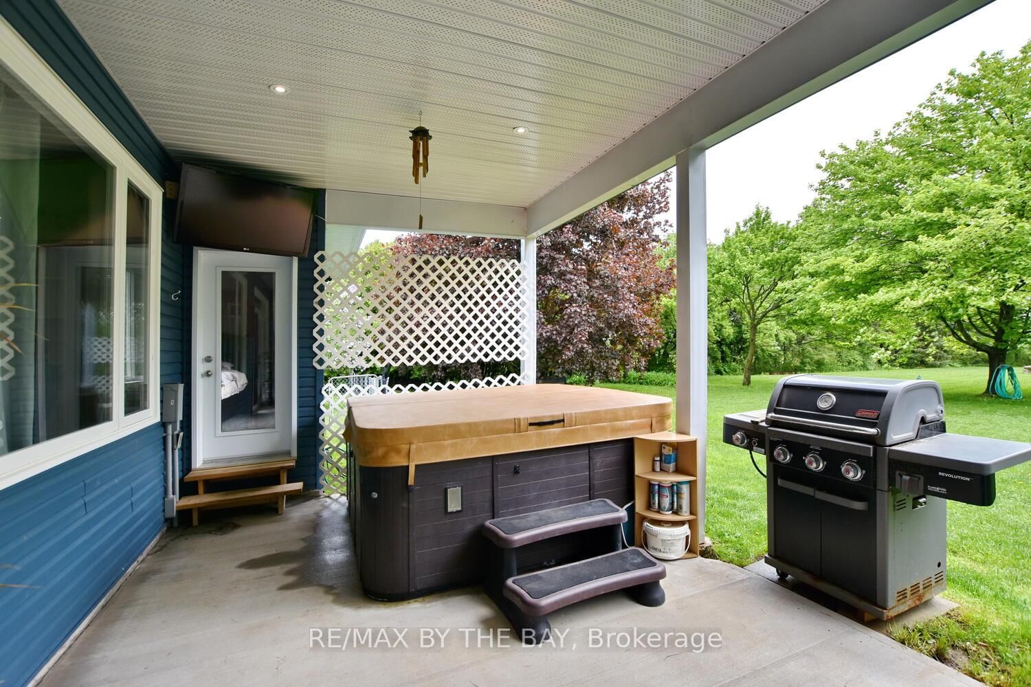 Listing Image 4