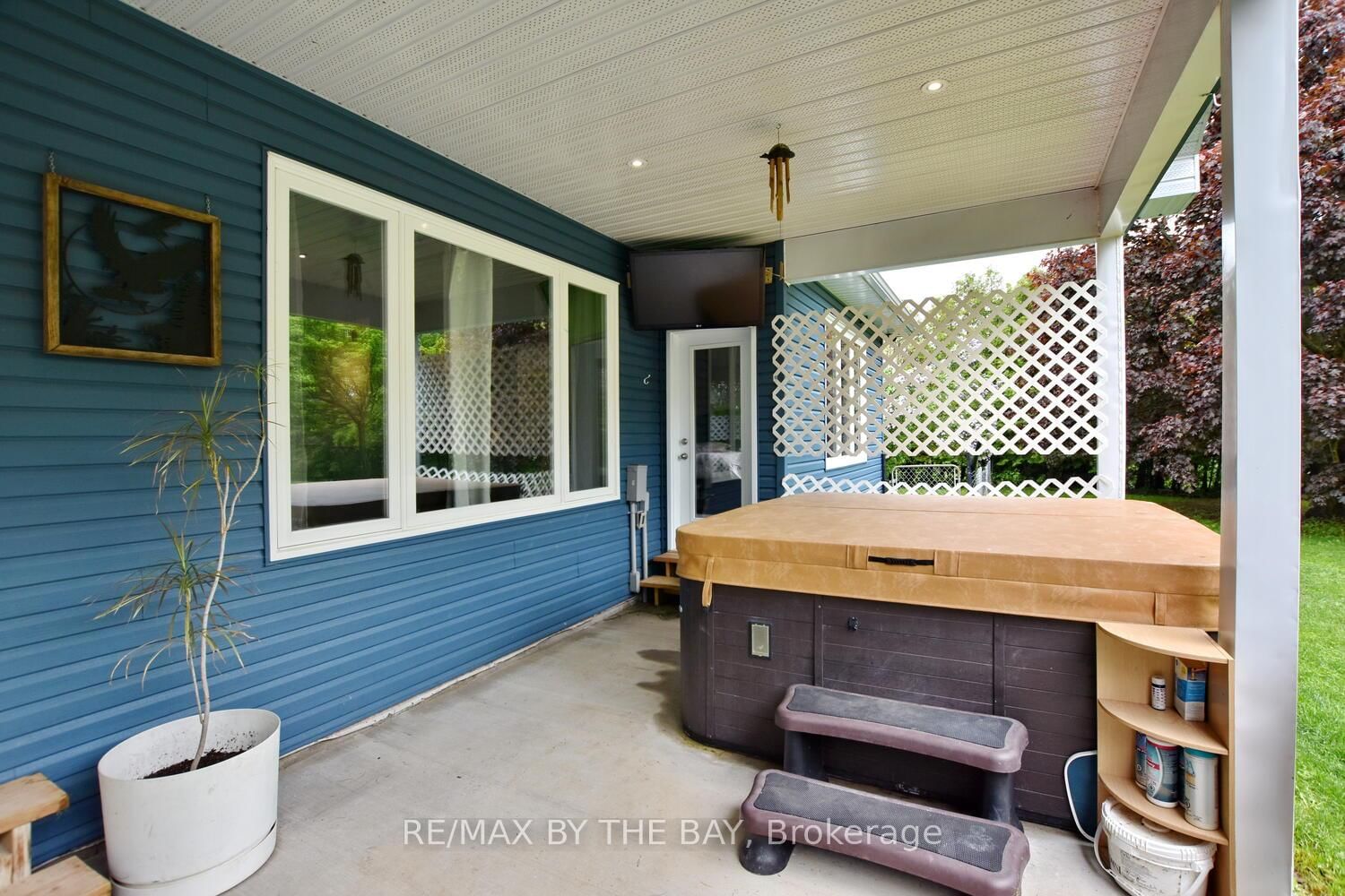 Listing Image 5