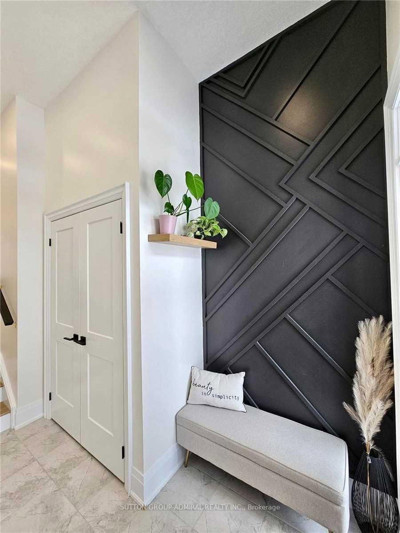 1026 Wright Dr, Midland, L4R 0E4 | Image 3