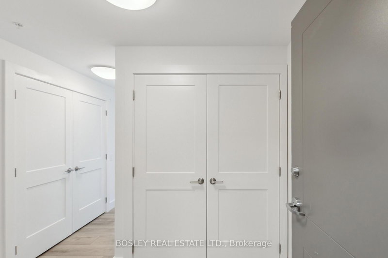 219 - 4 Kimberly Lane, Collingwood, L9Y 5T6 | Image 2