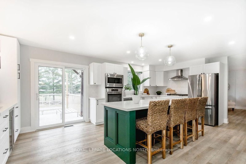 3 Matthew Crt, Wasaga Beach, L9Z 1J5 | Image 3