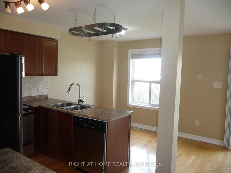 134 Dean Ave, Barrie, L4N 0V6 | Image 3