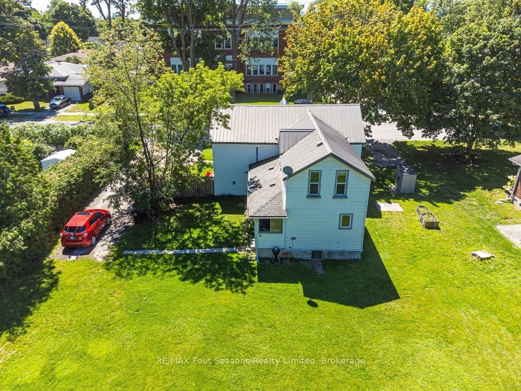 Listing Image 4
