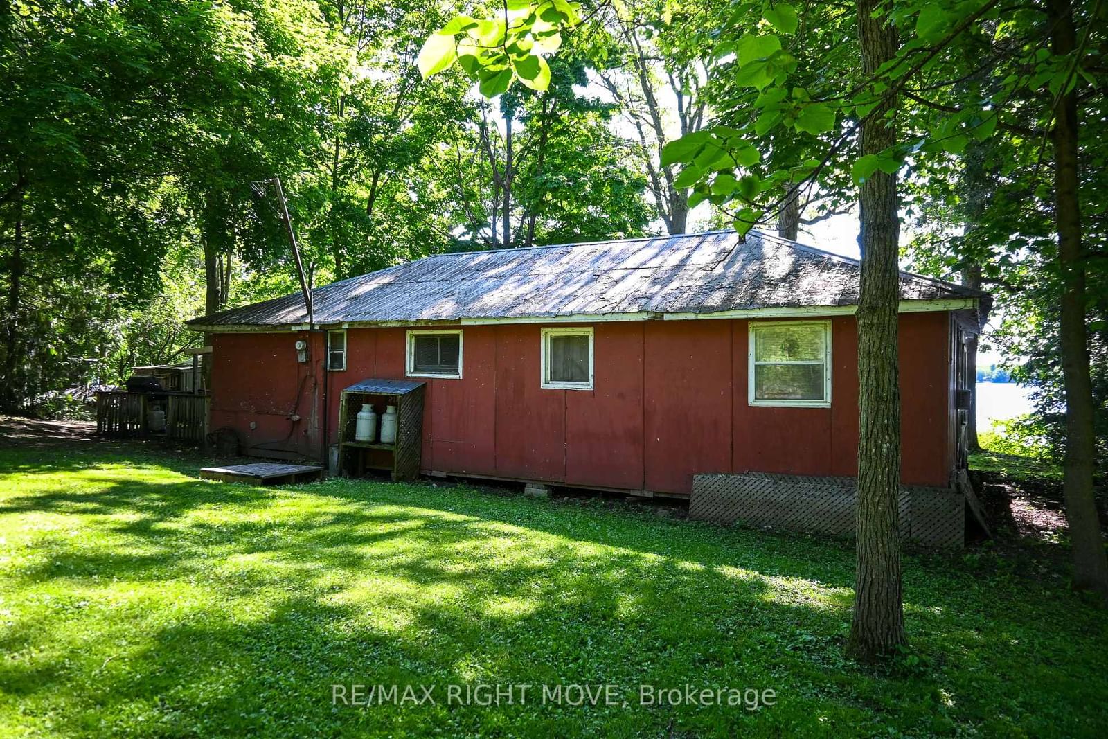 Listing Image 7