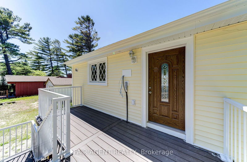 164 Santos Lane  Wasaga Beach, L9M 2Z1 | Image 2