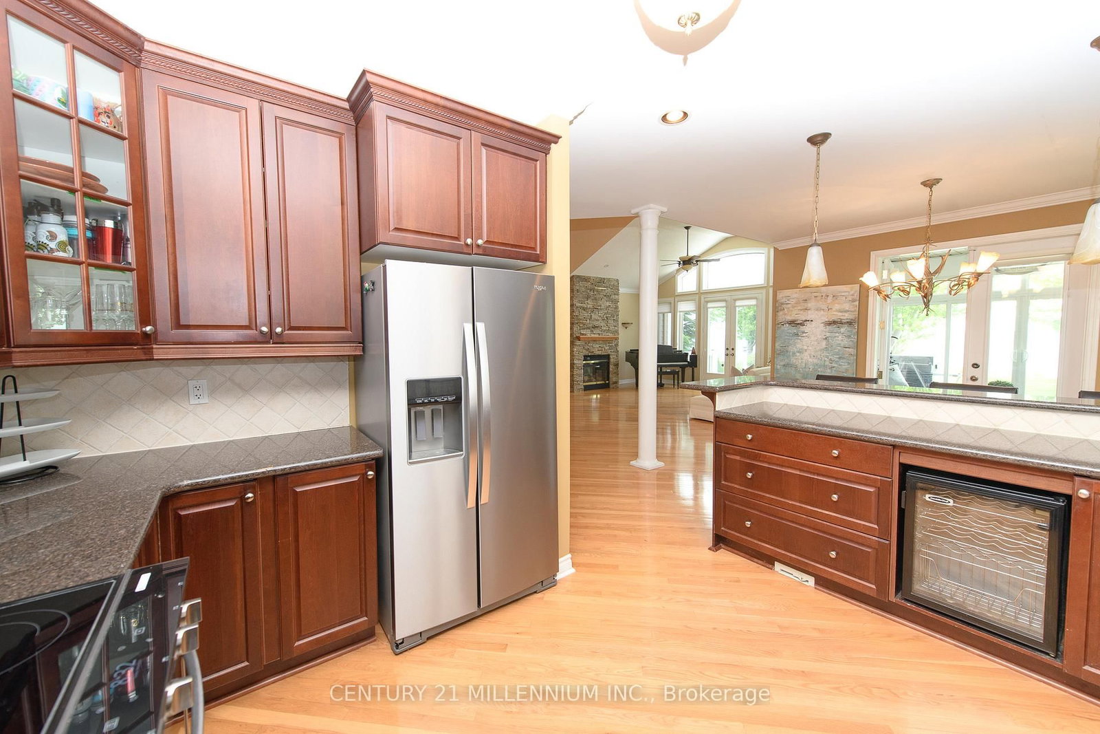 Listing Image 7
