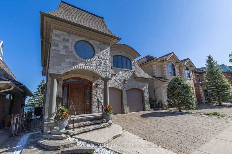 home for sale on 37 Kempenfelt Drive