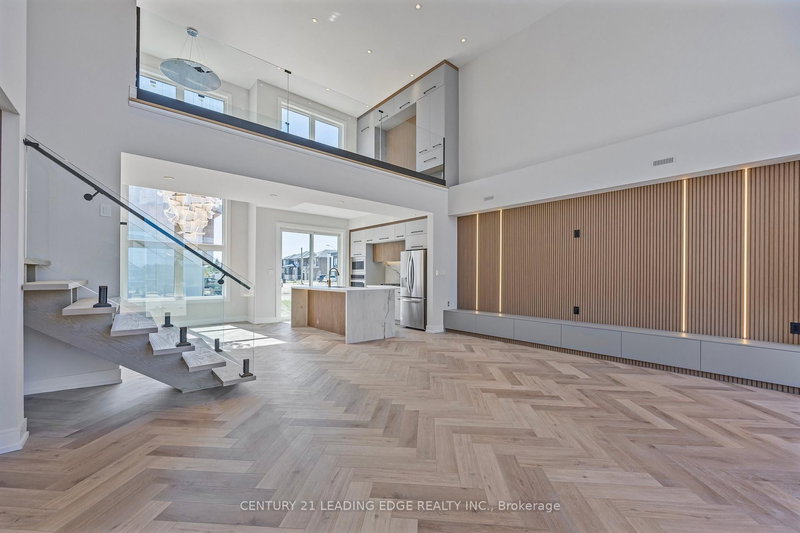 3714 Lakepoint Dr, Severn, L3V 8M9 | Image 2