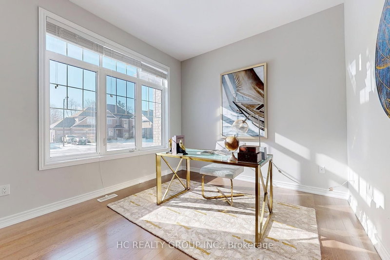 56 Redmond Cres, Springwater, L9X 2A2 | Image 3