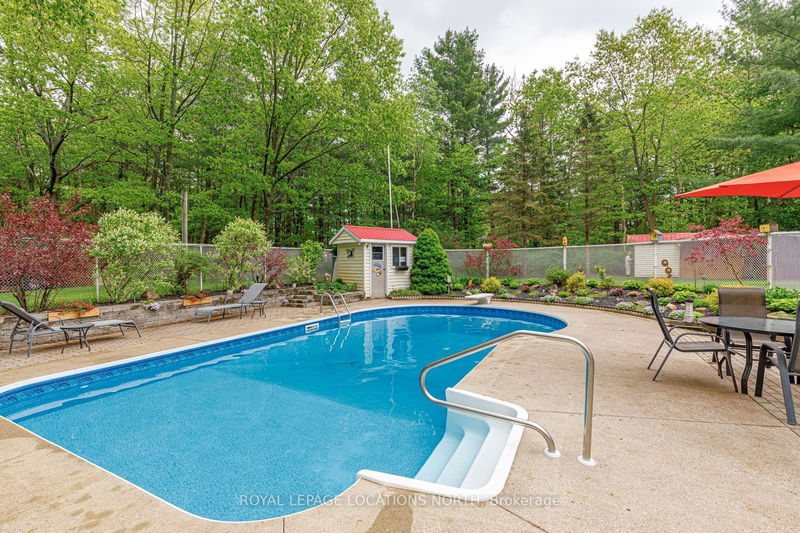 239 Oxbow Park Rd  Wasaga Beach, L9Z 2V7 | Image 3